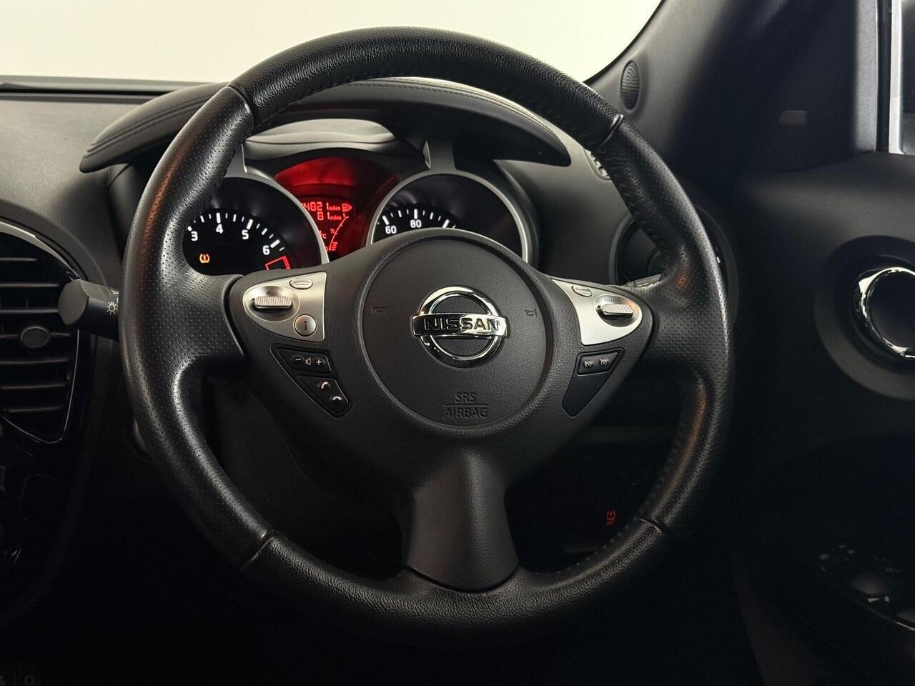 Nissan Juke thumbnail Steering Wheel