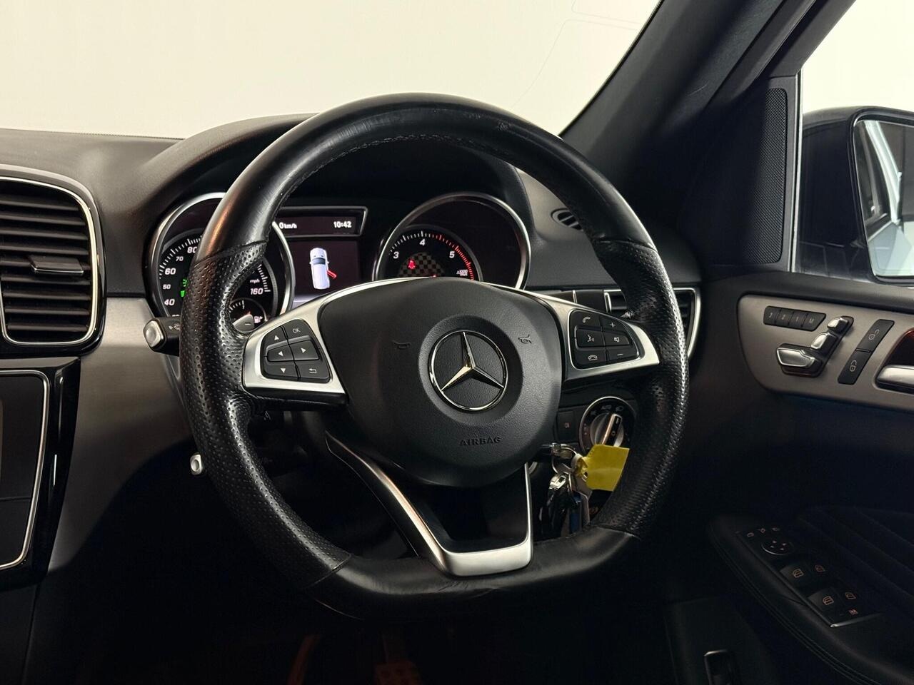 Mercedes-Benz GLE thumbnail Steering Wheel