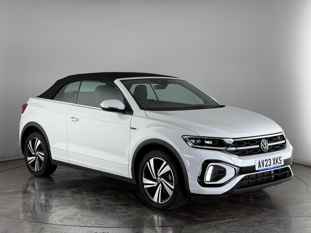Volkswagen T-Roc thumbnail Front Right