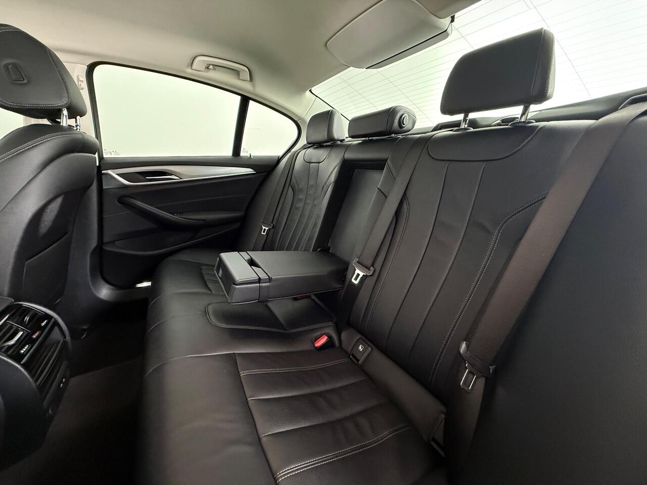 BMW 5 Series thumbnail Seats Rear