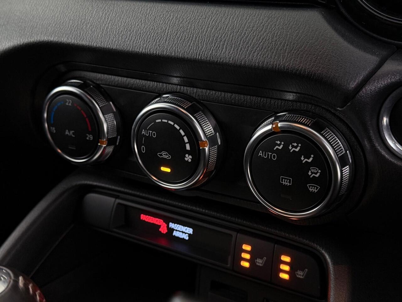 Mazda MX-5 thumbnail Misc Controls