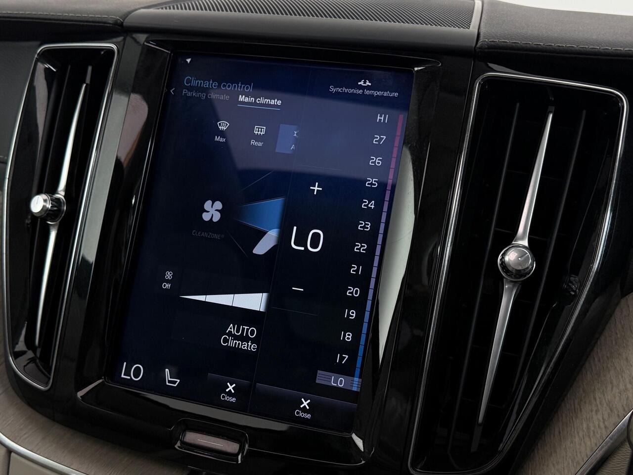 Volvo XC60 thumbnail Infotainment System