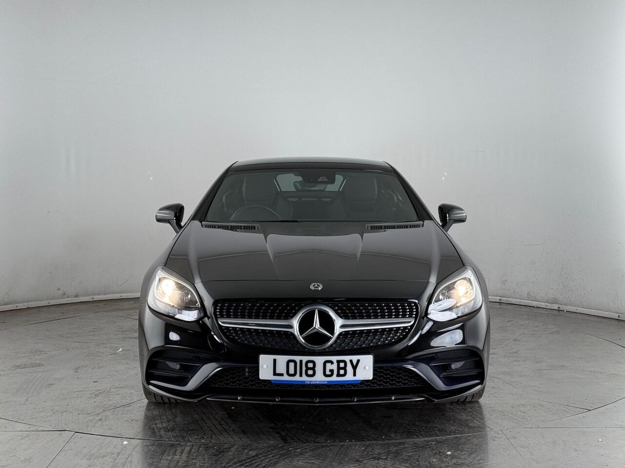 Mercedes-Benz SLC thumbnail Front