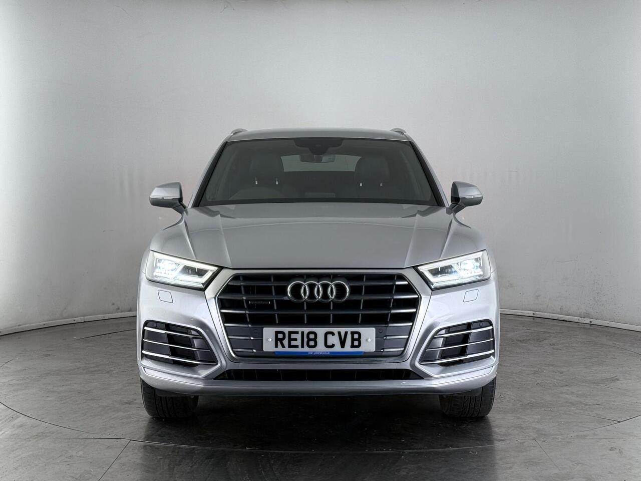 Audi Q5 thumbnail Front