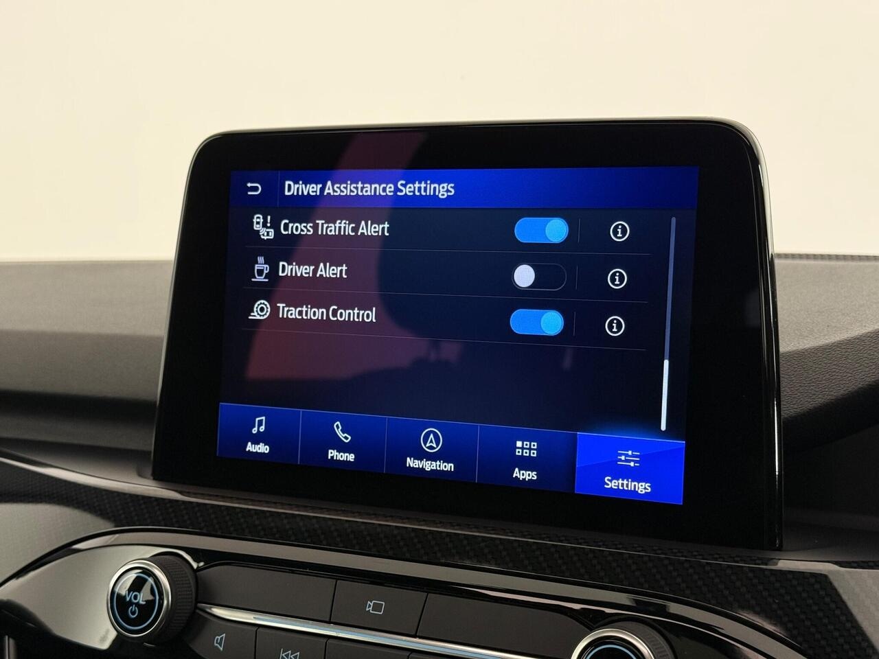 Ford Kuga thumbnail Infotainment System