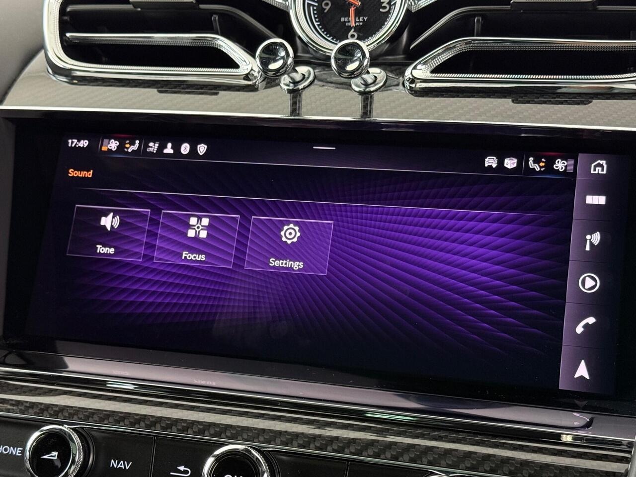 Bentley Bentayga thumbnail Infotainment System