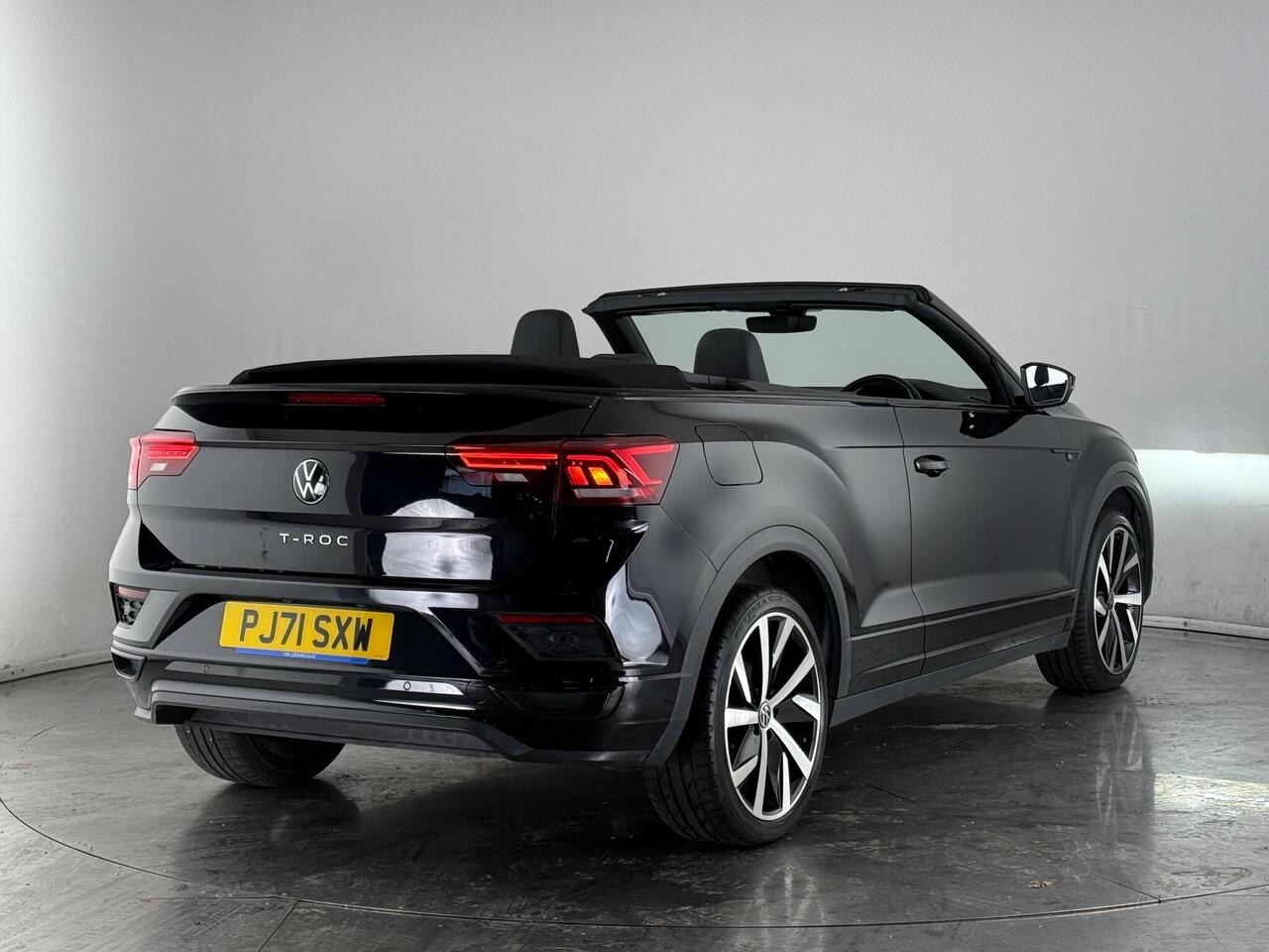 Volkswagen T-Roc thumbnail Rear Right