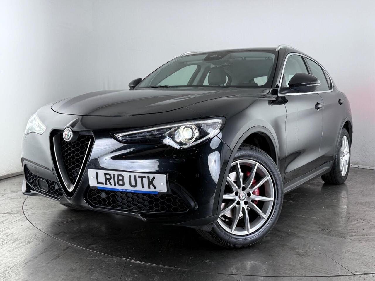 Alfa Romeo Stelvio thumbnail Front Left