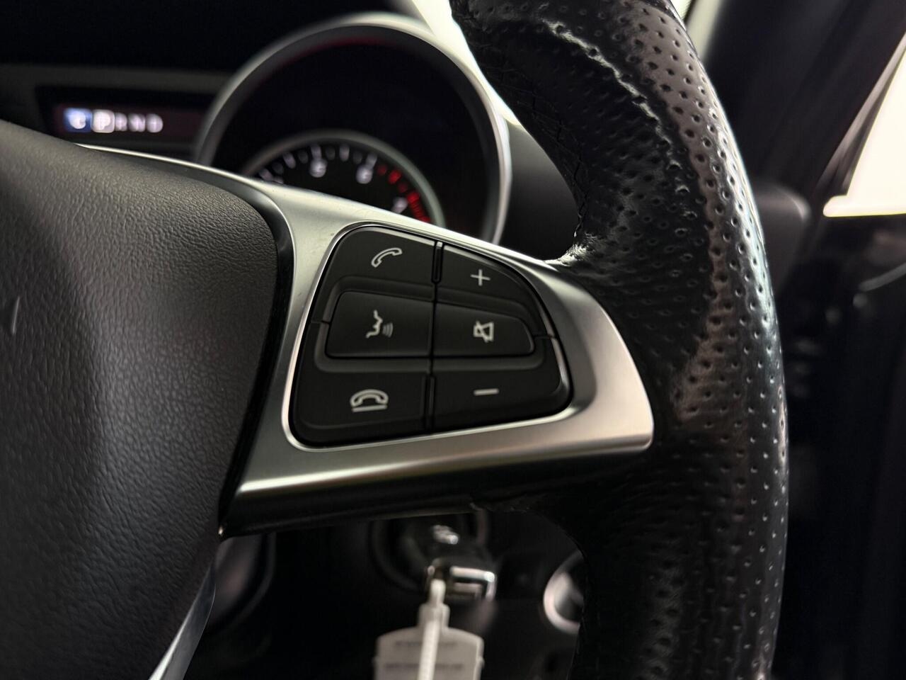 Mercedes-Benz SLC thumbnail Misc Controls