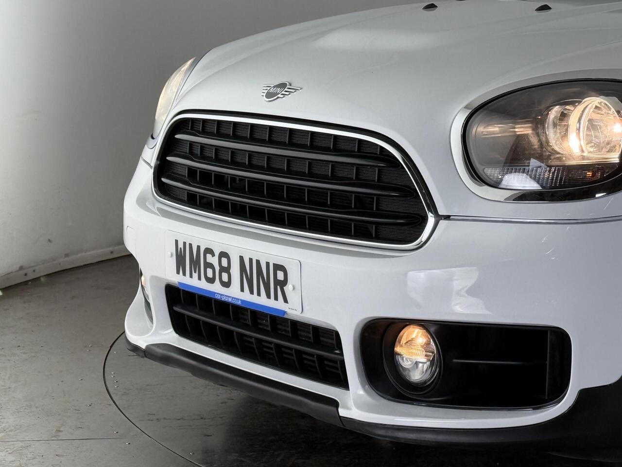MINI Countryman thumbnail Lights Front