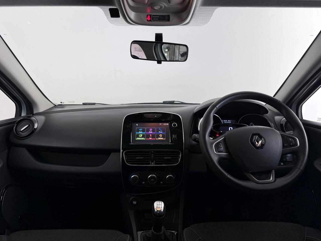 Renault Clio thumbnail Interior Front