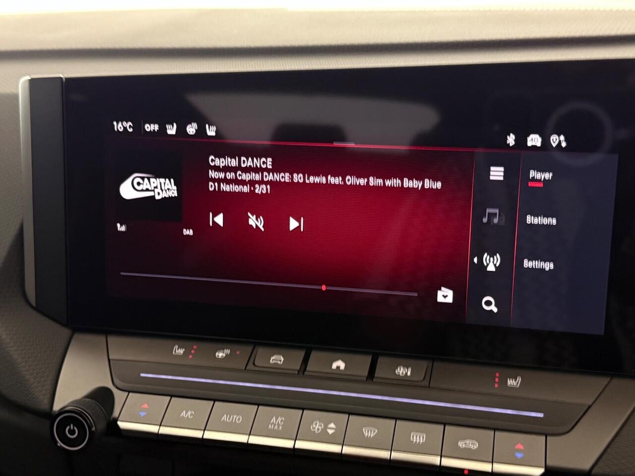 Vauxhall Astra thumbnail Infotainment System