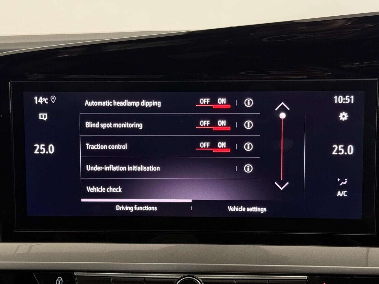 Vauxhall Mokka thumbnail Infotainment System