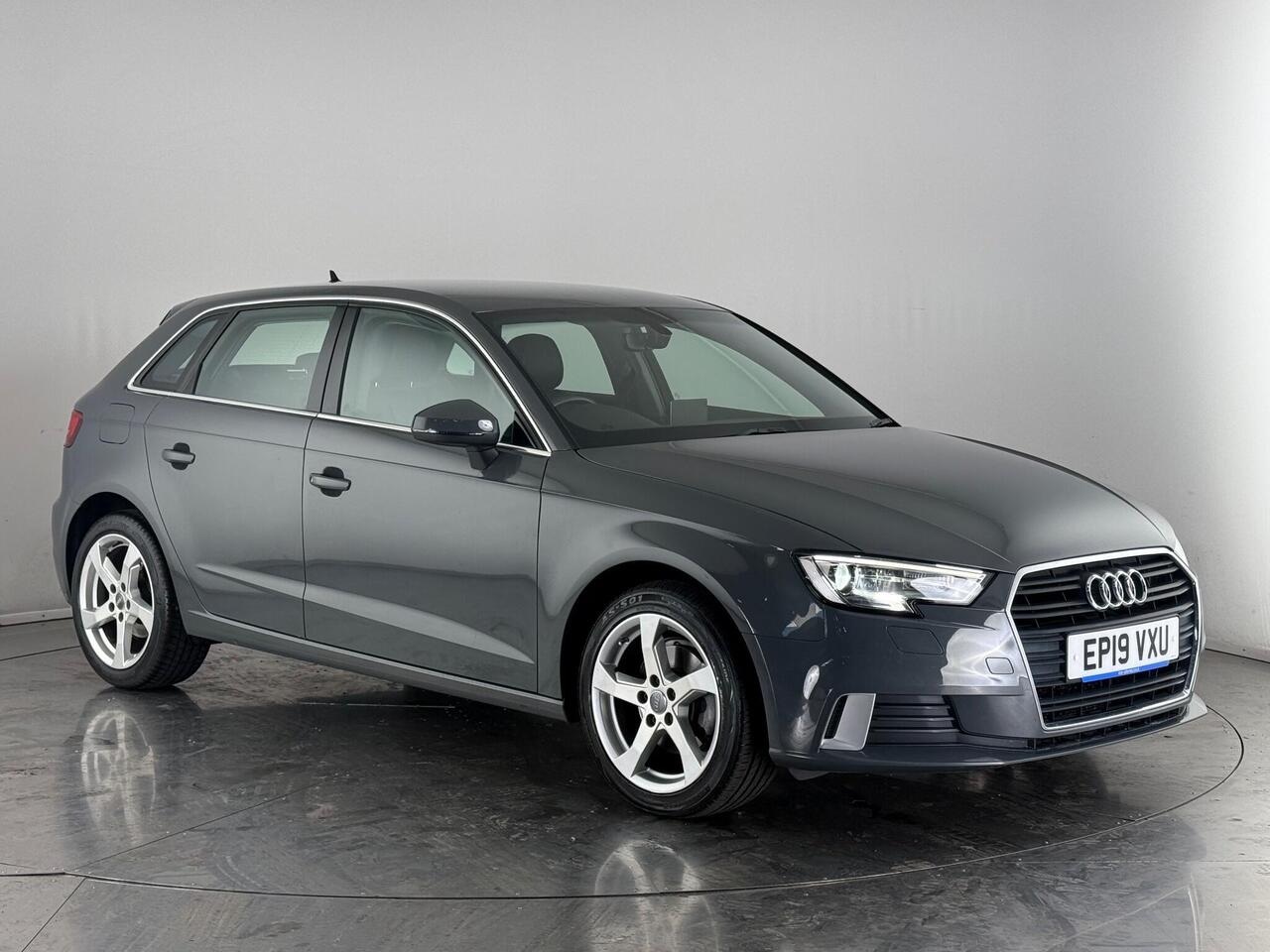Audi A3 thumbnail Front Right