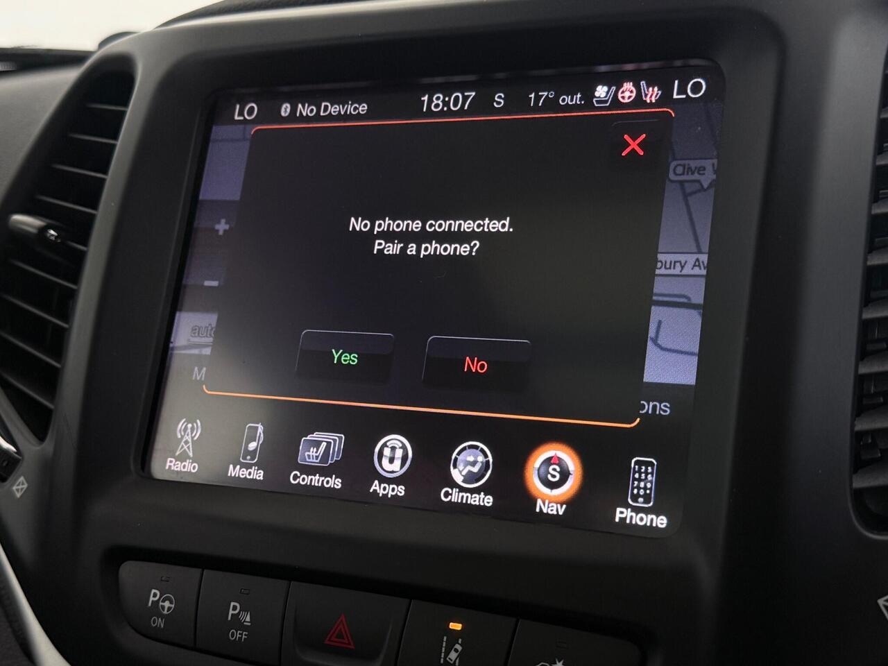 Jeep Cherokee thumbnail Infotainment System