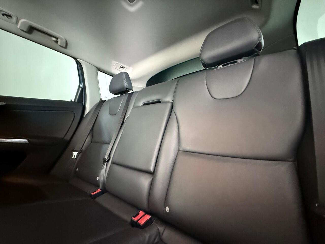 Volvo XC60 thumbnail Seats Rear