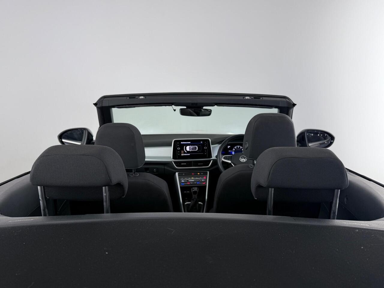 Volkswagen T-Roc thumbnail Interior Front