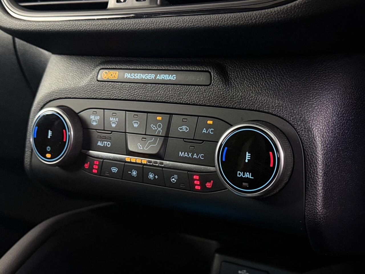 Ford Kuga thumbnail Misc Controls