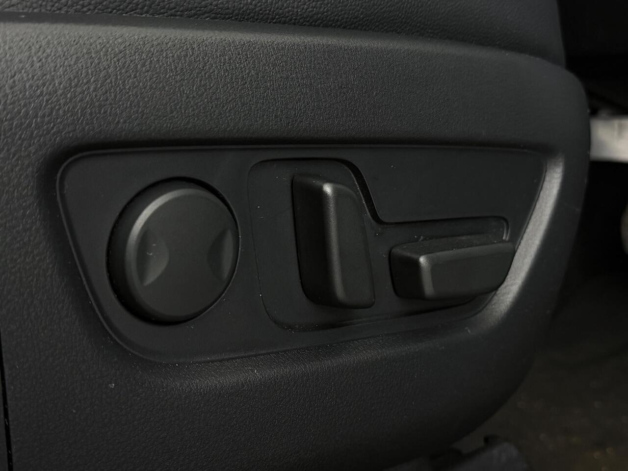 Mazda CX-60 thumbnail Misc Controls