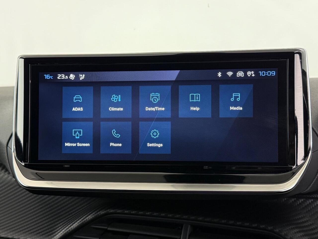 Peugeot 2008 thumbnail Infotainment System