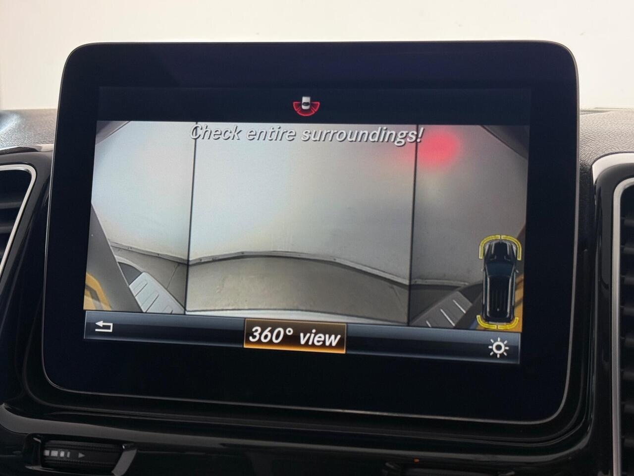 Mercedes-Benz GLE thumbnail Infotainment System