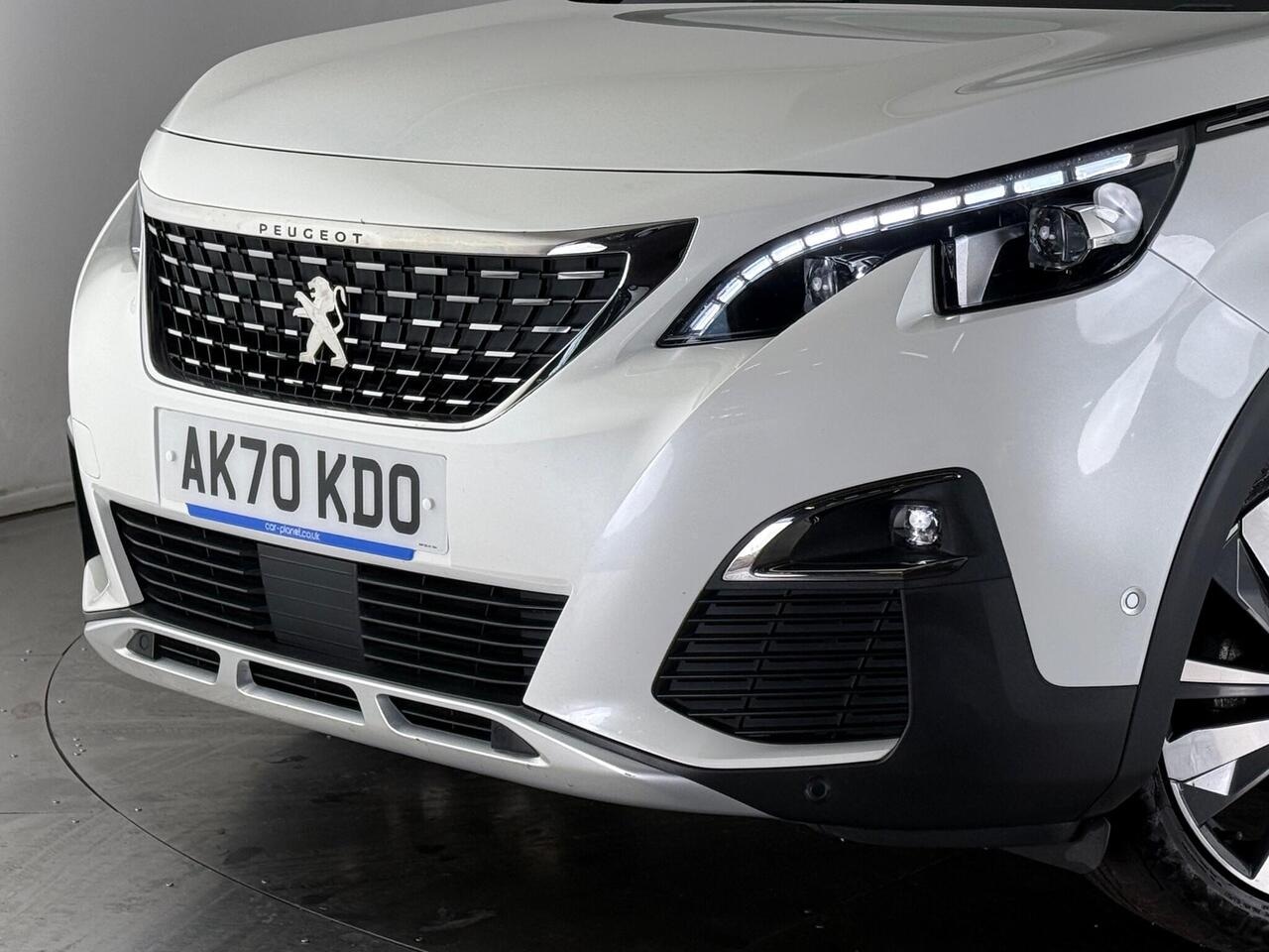 Peugeot 5008 thumbnail Front Left