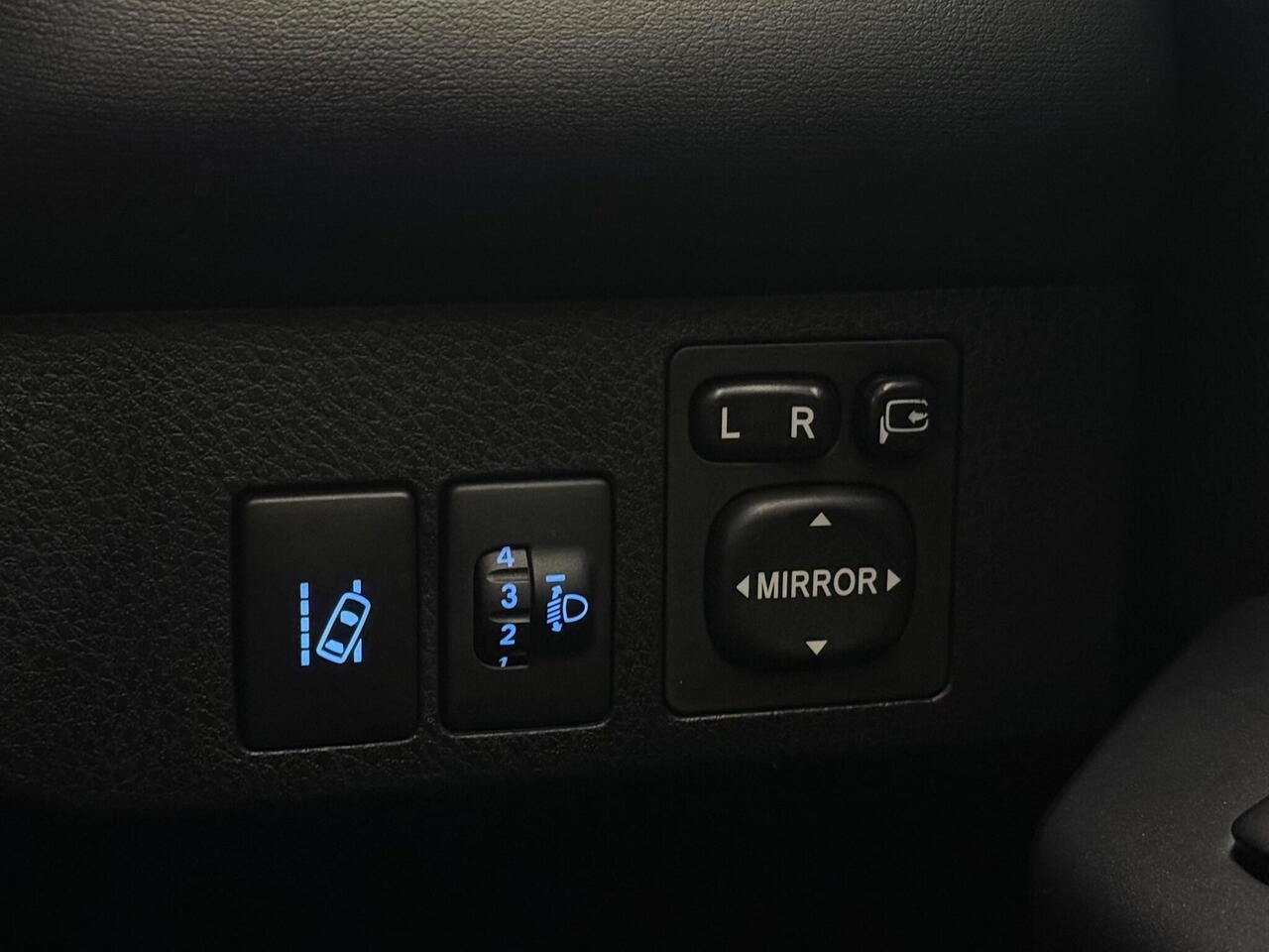 Toyota RAV4 thumbnail Misc Controls