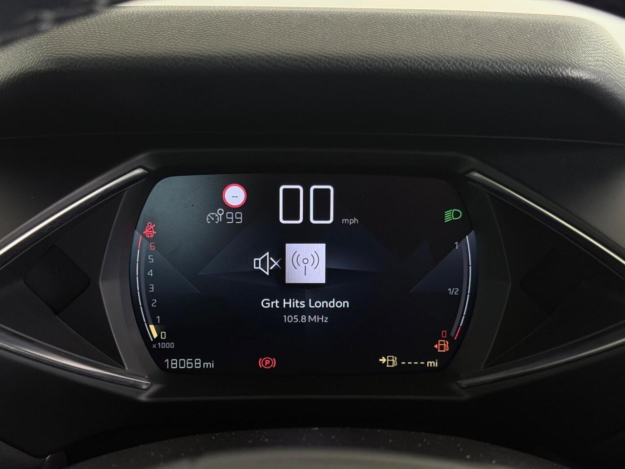 DS AUTOMOBILES DS 3 CROSSBACK thumbnail Driver Instruments