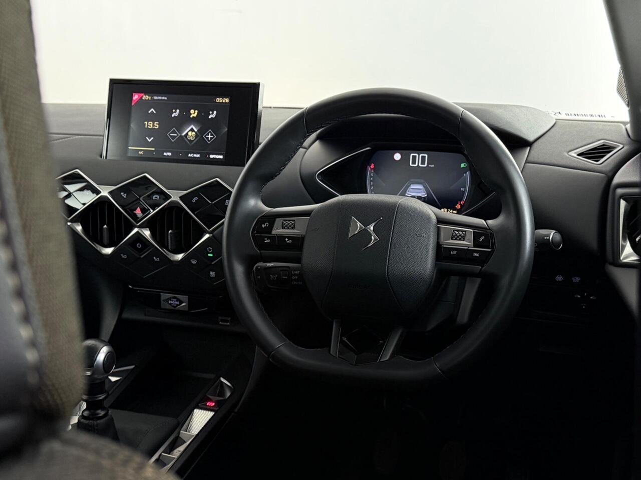 DS AUTOMOBILES DS 3 CROSSBACK thumbnail Steering Wheel
