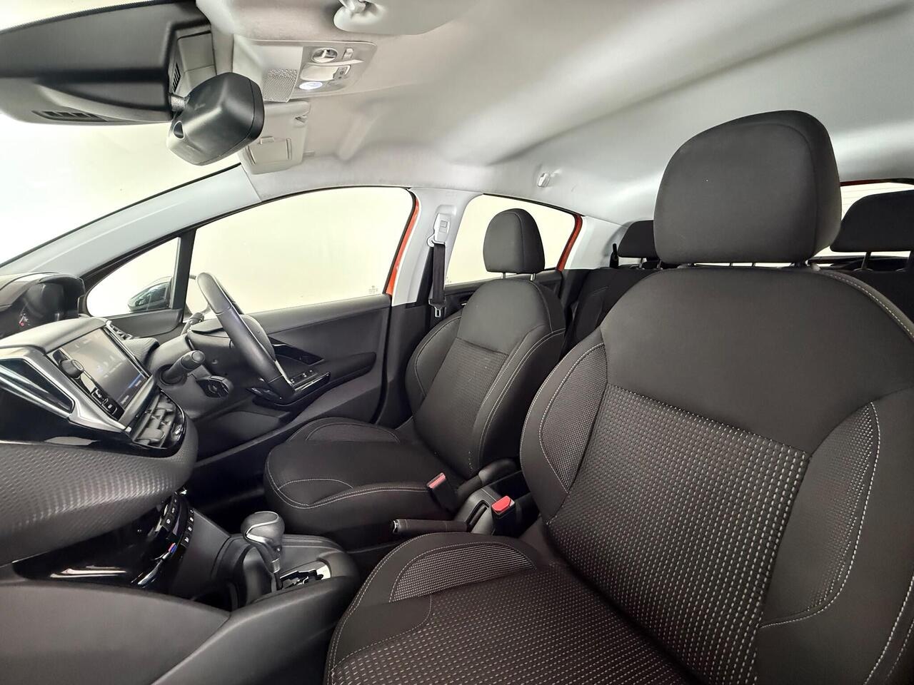 Peugeot 208 thumbnail Seat Front Passenger