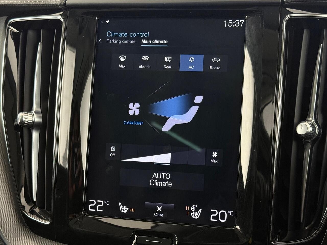 Volvo XC60 thumbnail Infotainment System