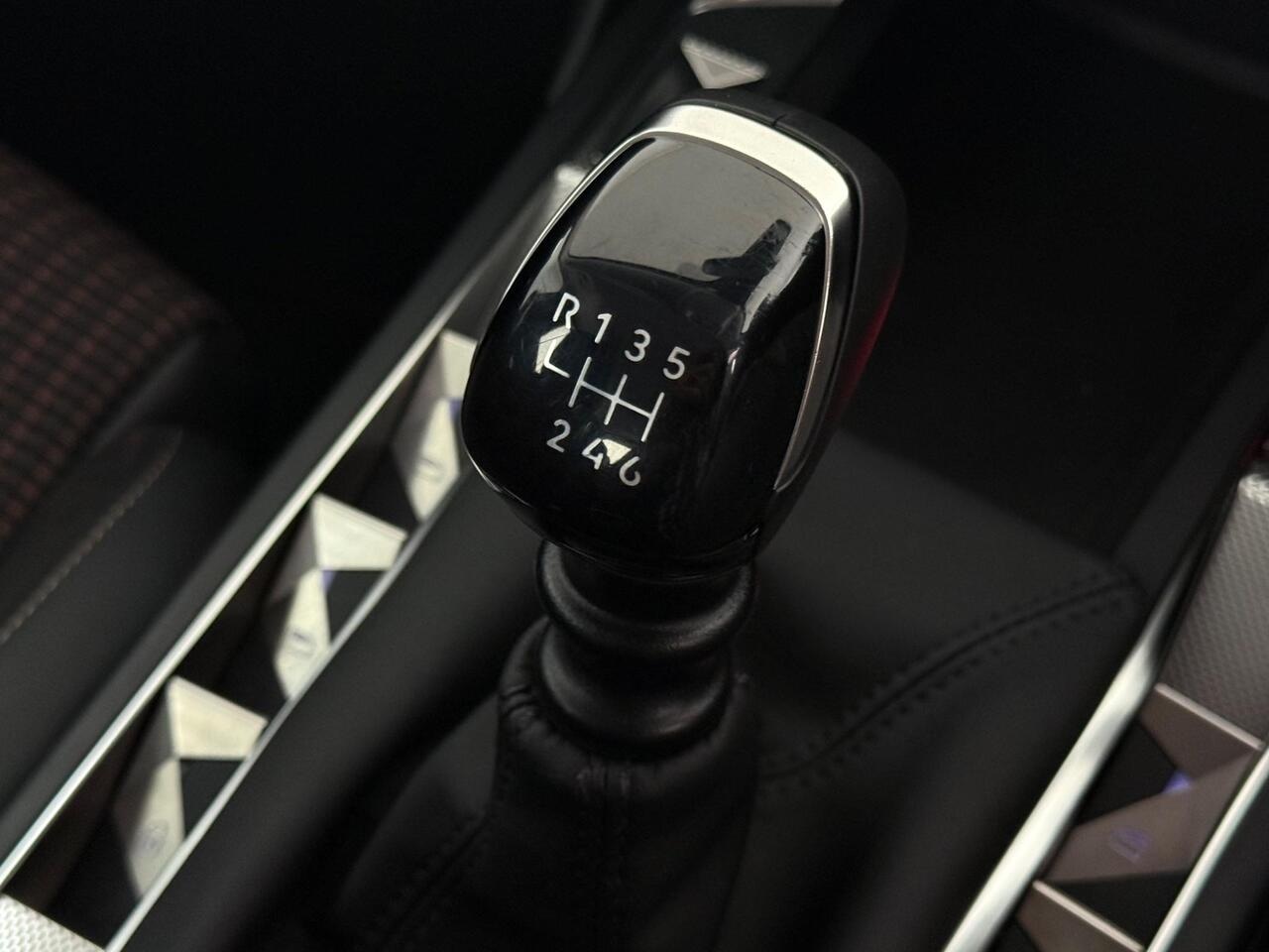 DS AUTOMOBILES DS 3 thumbnail Interior Front