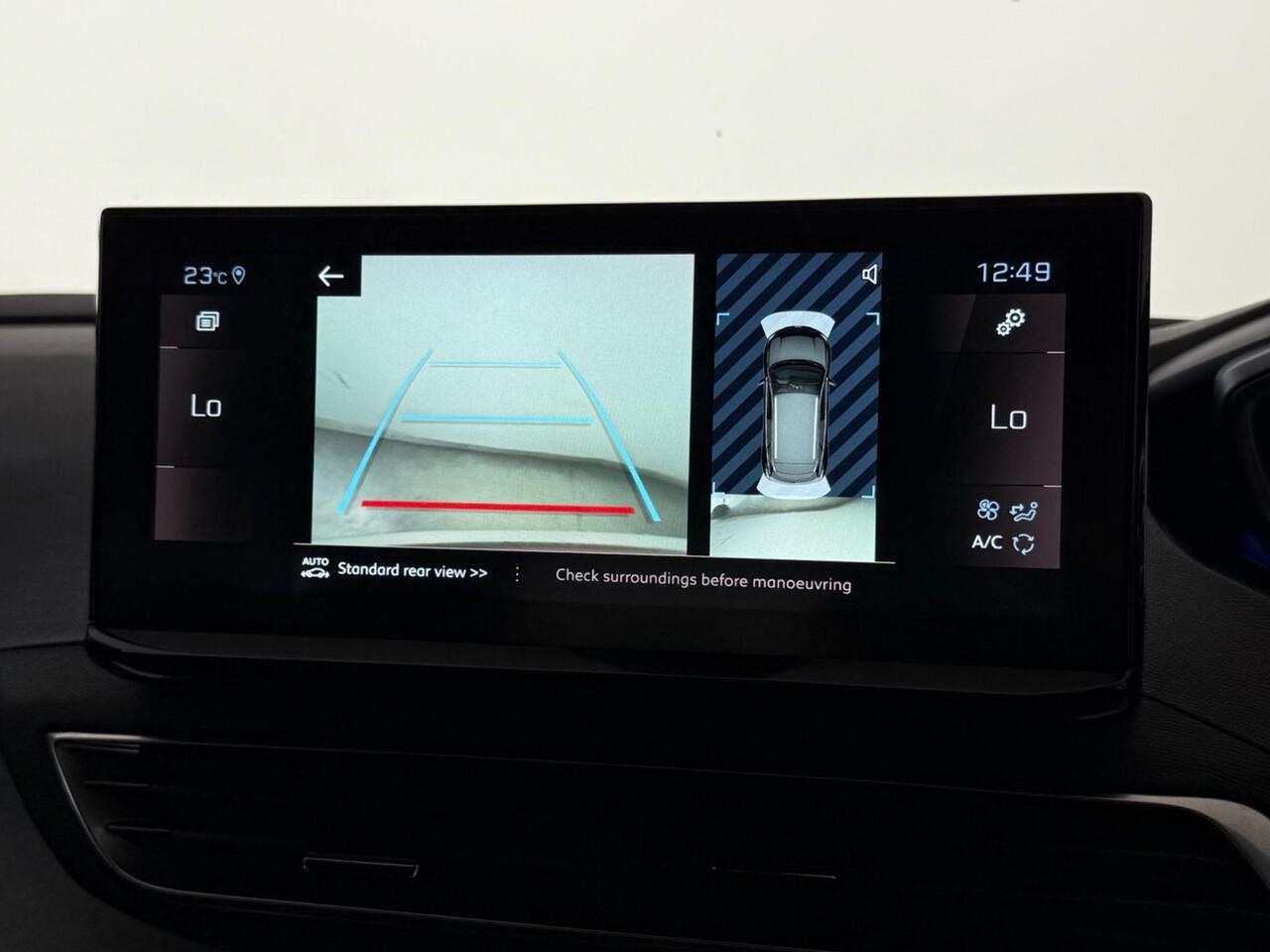 Peugeot 3008 thumbnail Infotainment System