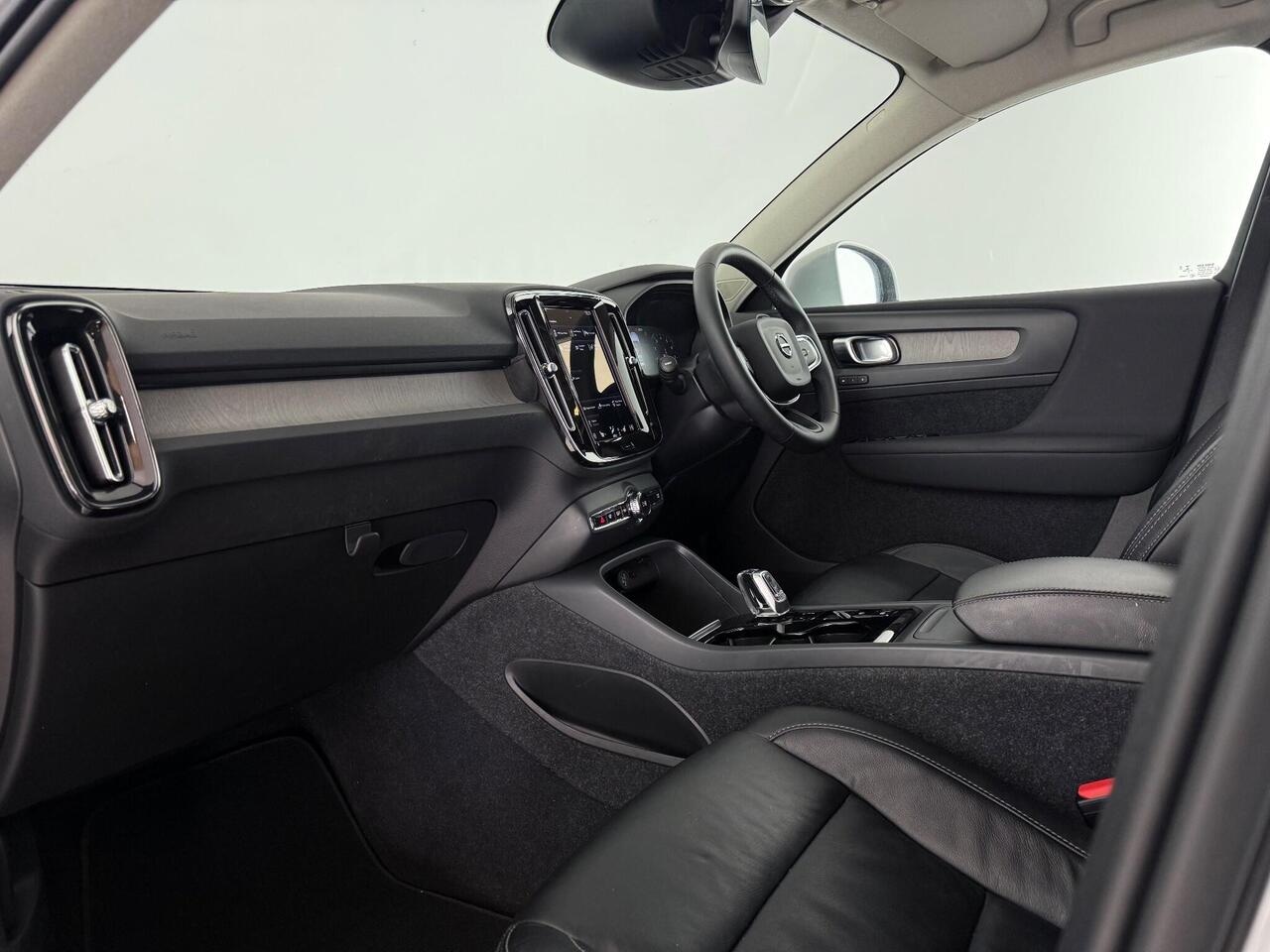 Volvo XC40 thumbnail Interior Front