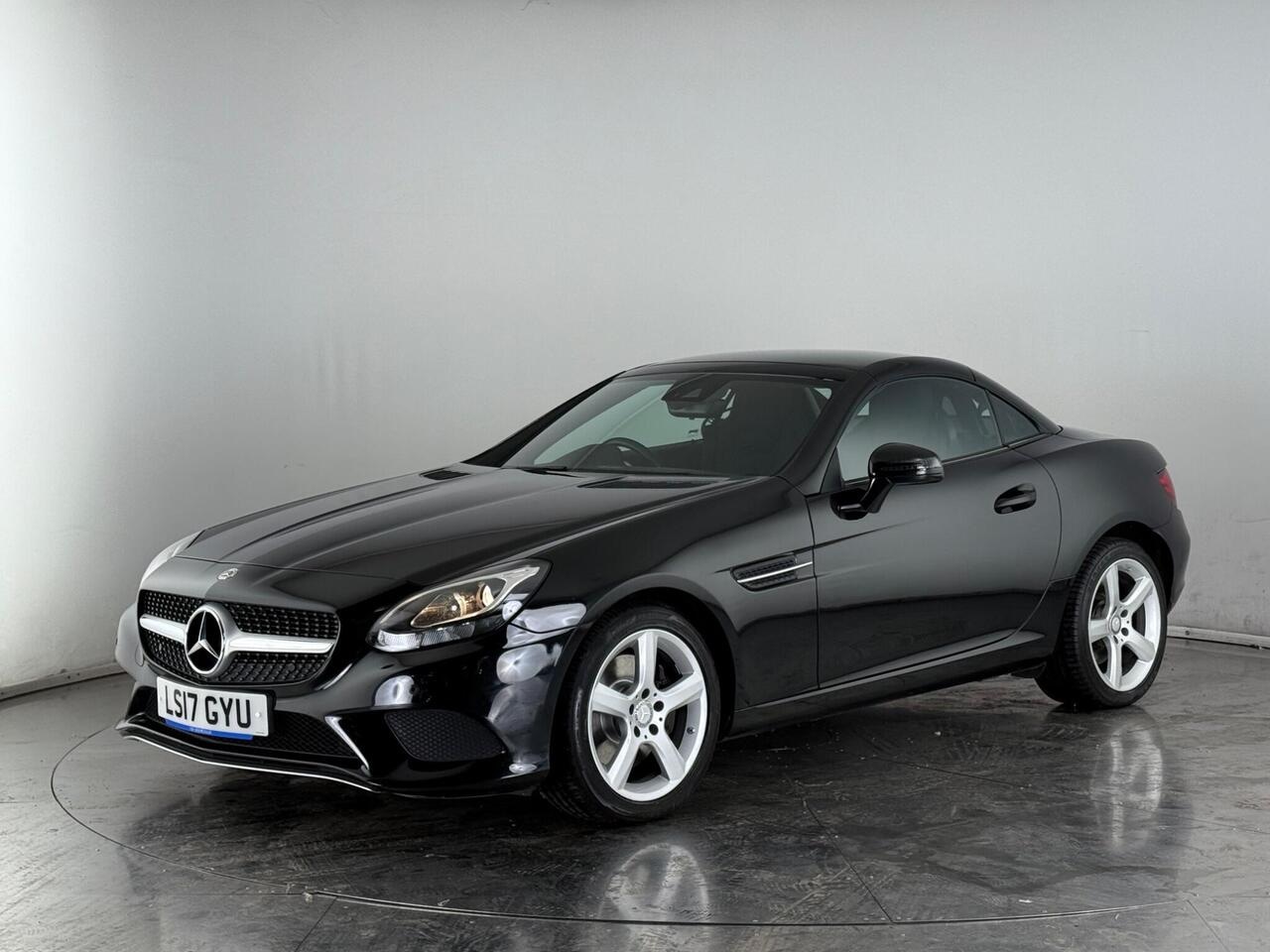 Mercedes-Benz SLC thumbnail Front Left