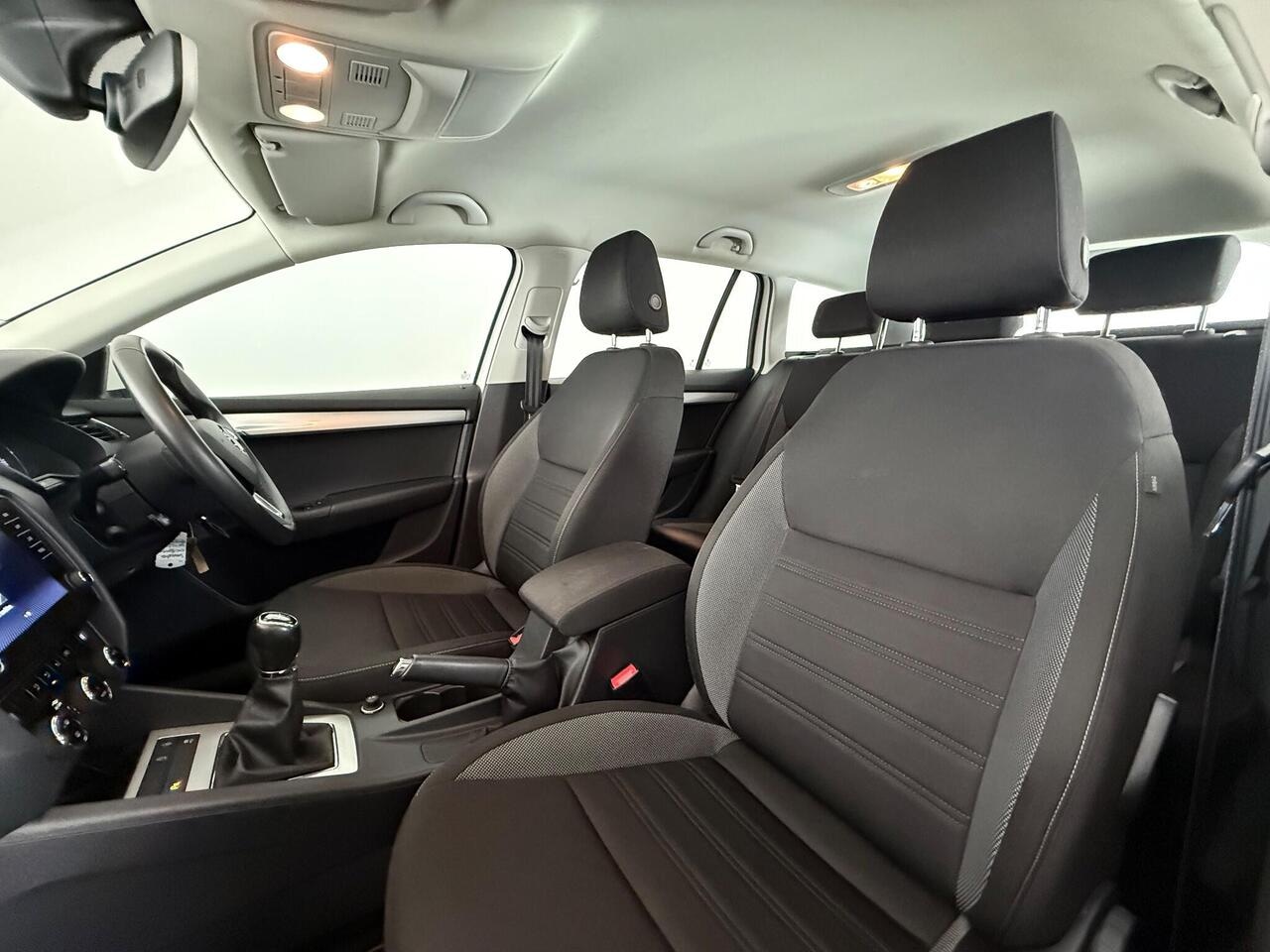 Skoda Octavia thumbnail Seat Front Passenger