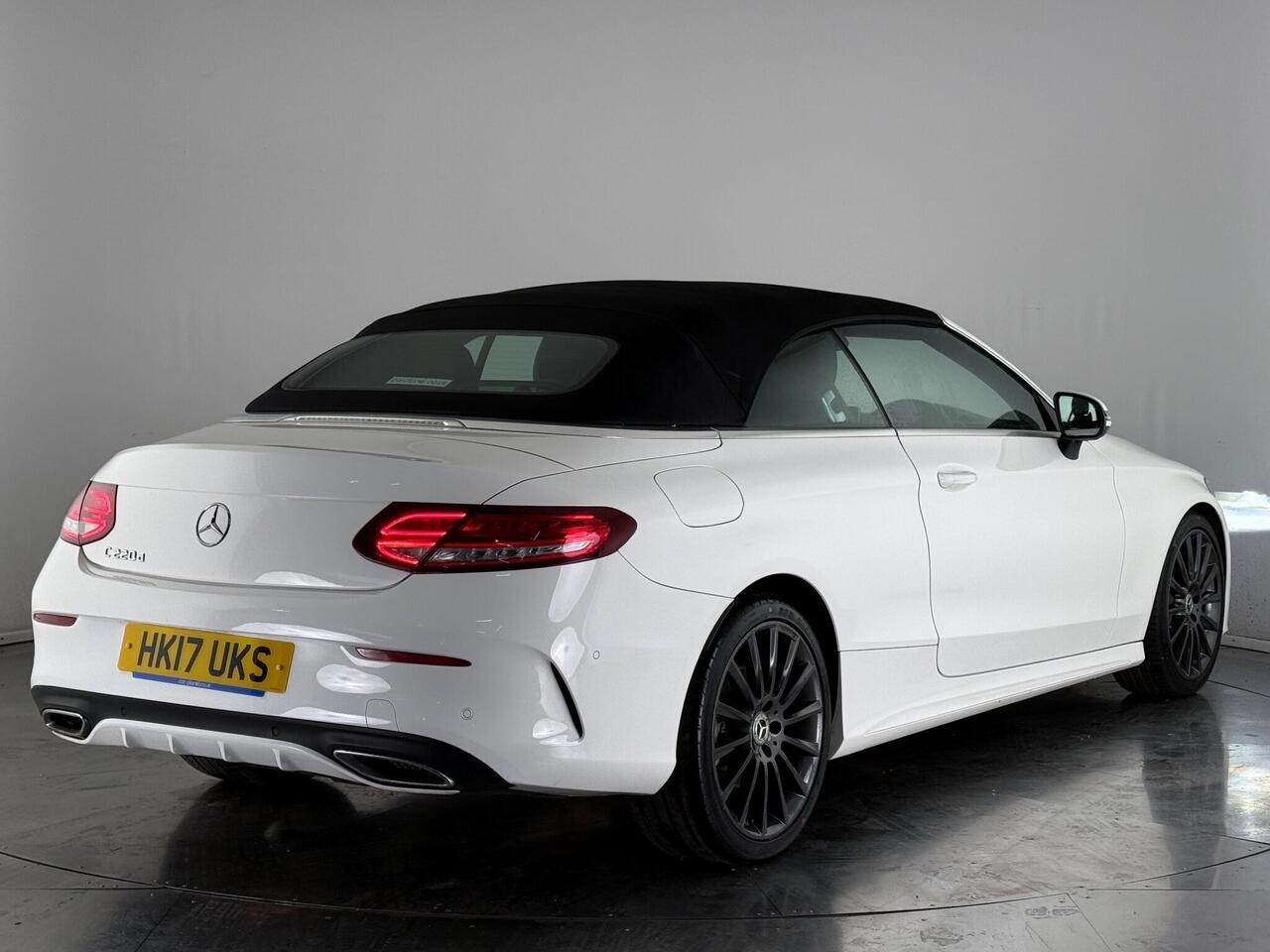 Mercedes-Benz C Class thumbnail Rear Right