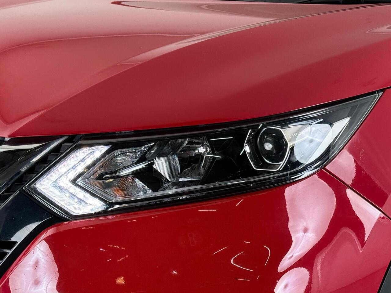 Nissan Qashqai thumbnail Lights Front