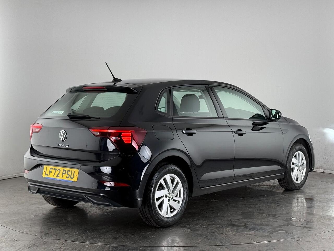 Volkswagen Polo thumbnail Rear Right