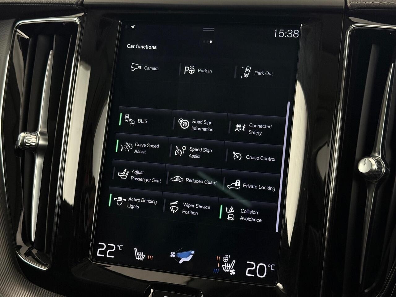 Volvo XC60 thumbnail Infotainment System