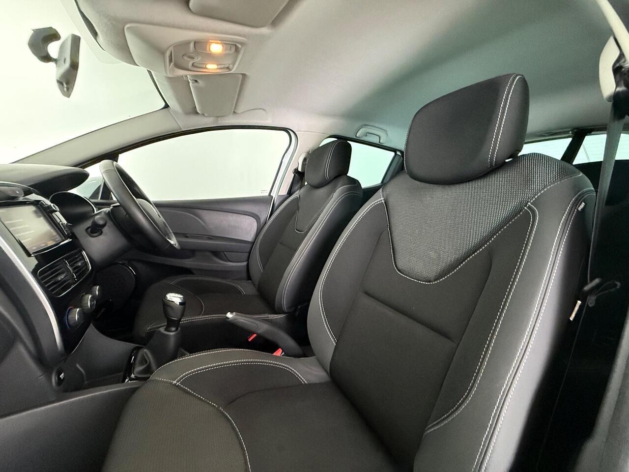 Renault Clio thumbnail Seat Front Passenger