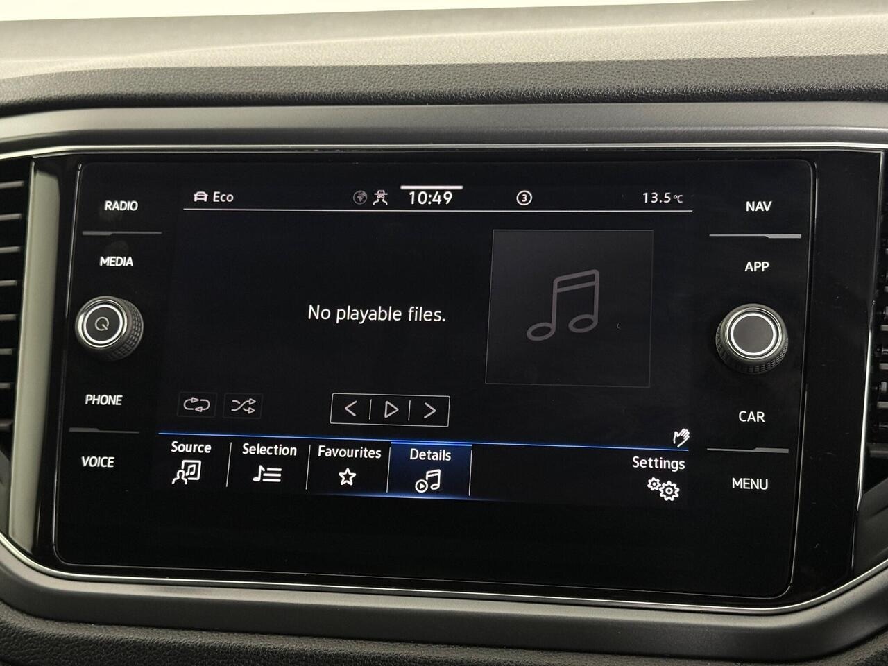 Volkswagen T-Roc thumbnail Infotainment System