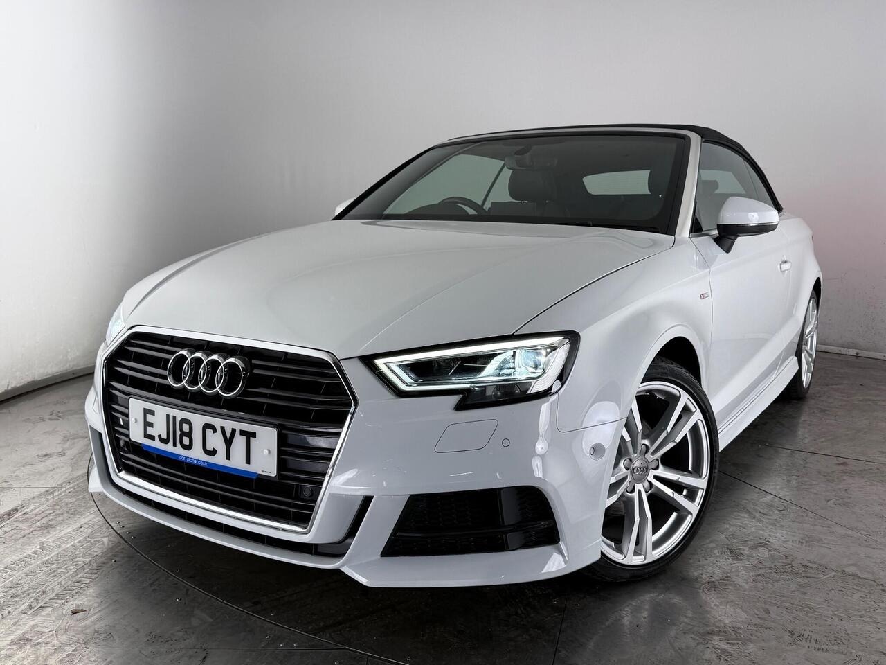 Audi A3 Cabriolet thumbnail Front Left