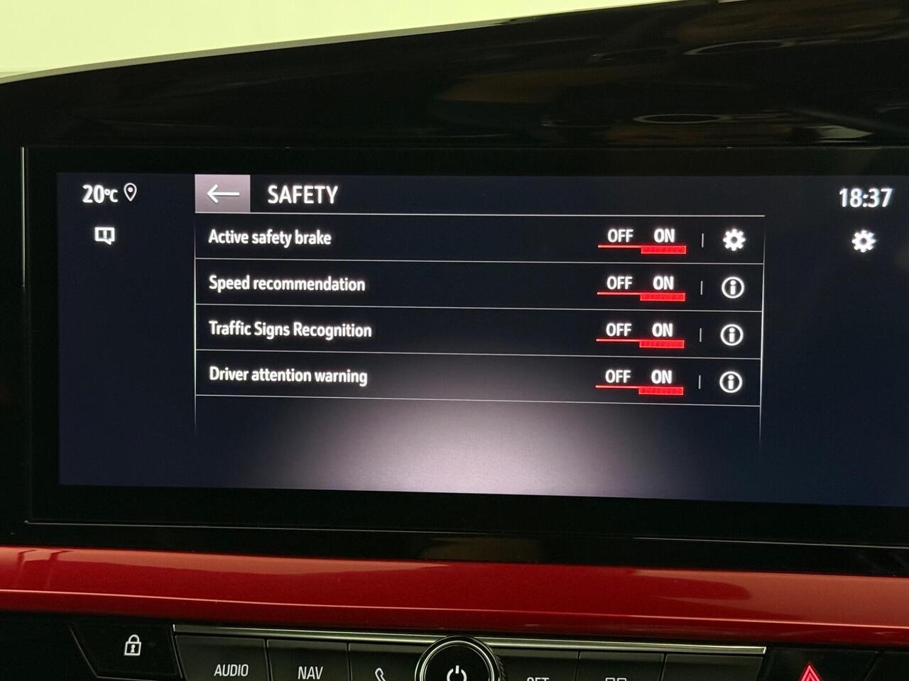 Vauxhall Mokka thumbnail Infotainment System
