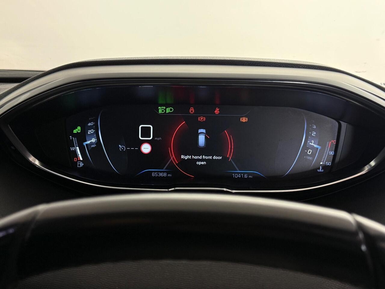 Peugeot 3008 thumbnail Driver Instruments