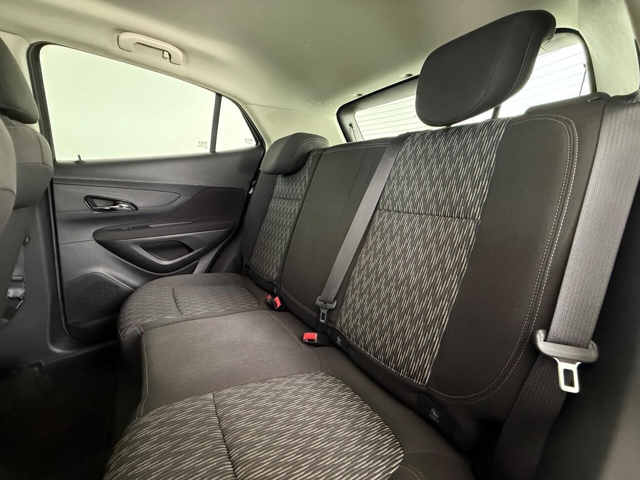 Vauxhall Mokka X thumbnail Seats Rear