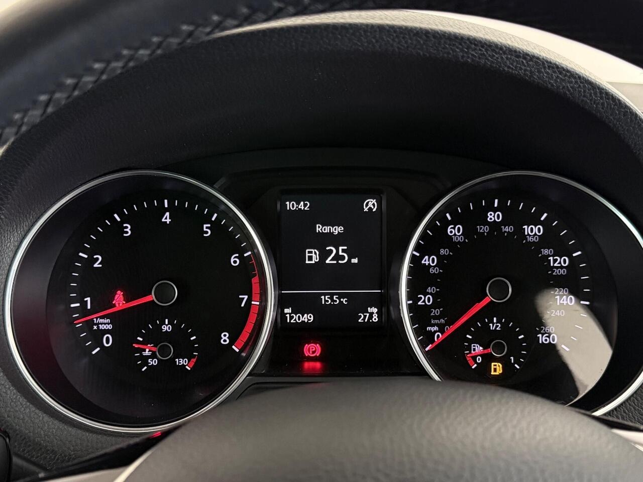 Volkswagen Polo thumbnail Driver Instruments