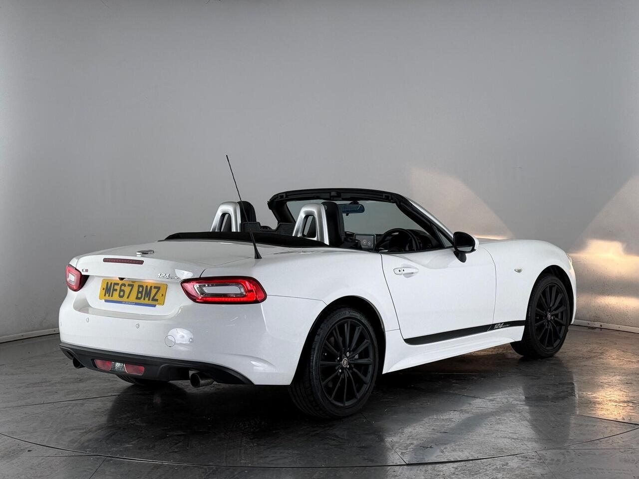 Fiat 124 Spider thumbnail Rear Right