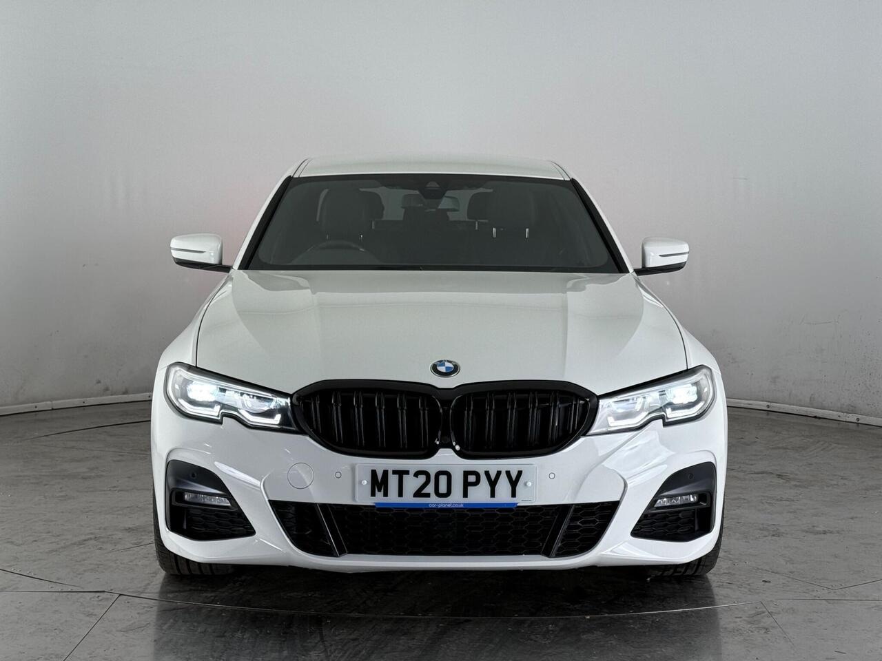 BMW 3 Series thumbnail Front