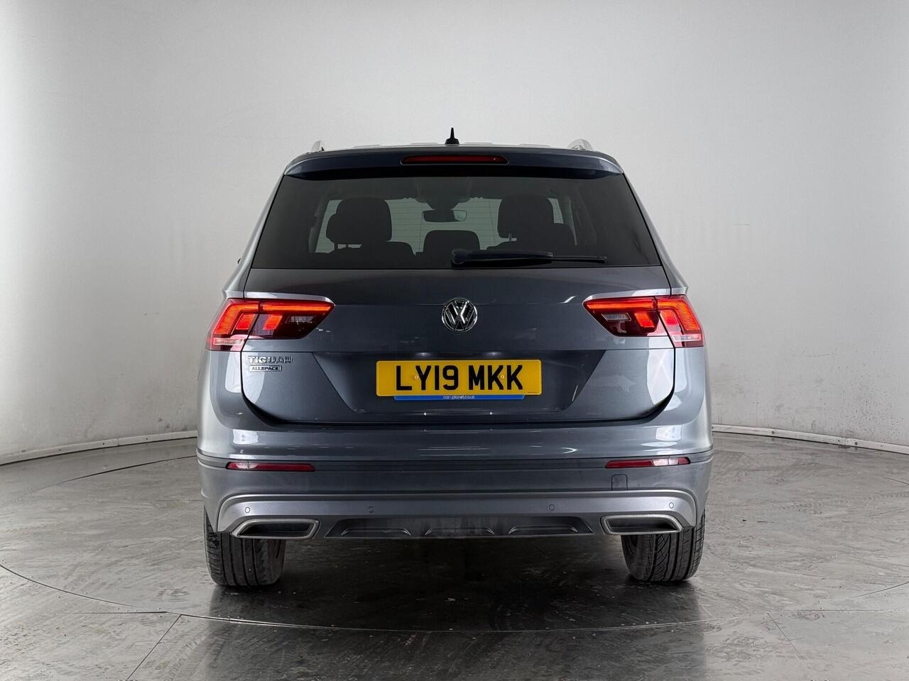 Volkswagen Tiguan Allspace thumbnail Rear
